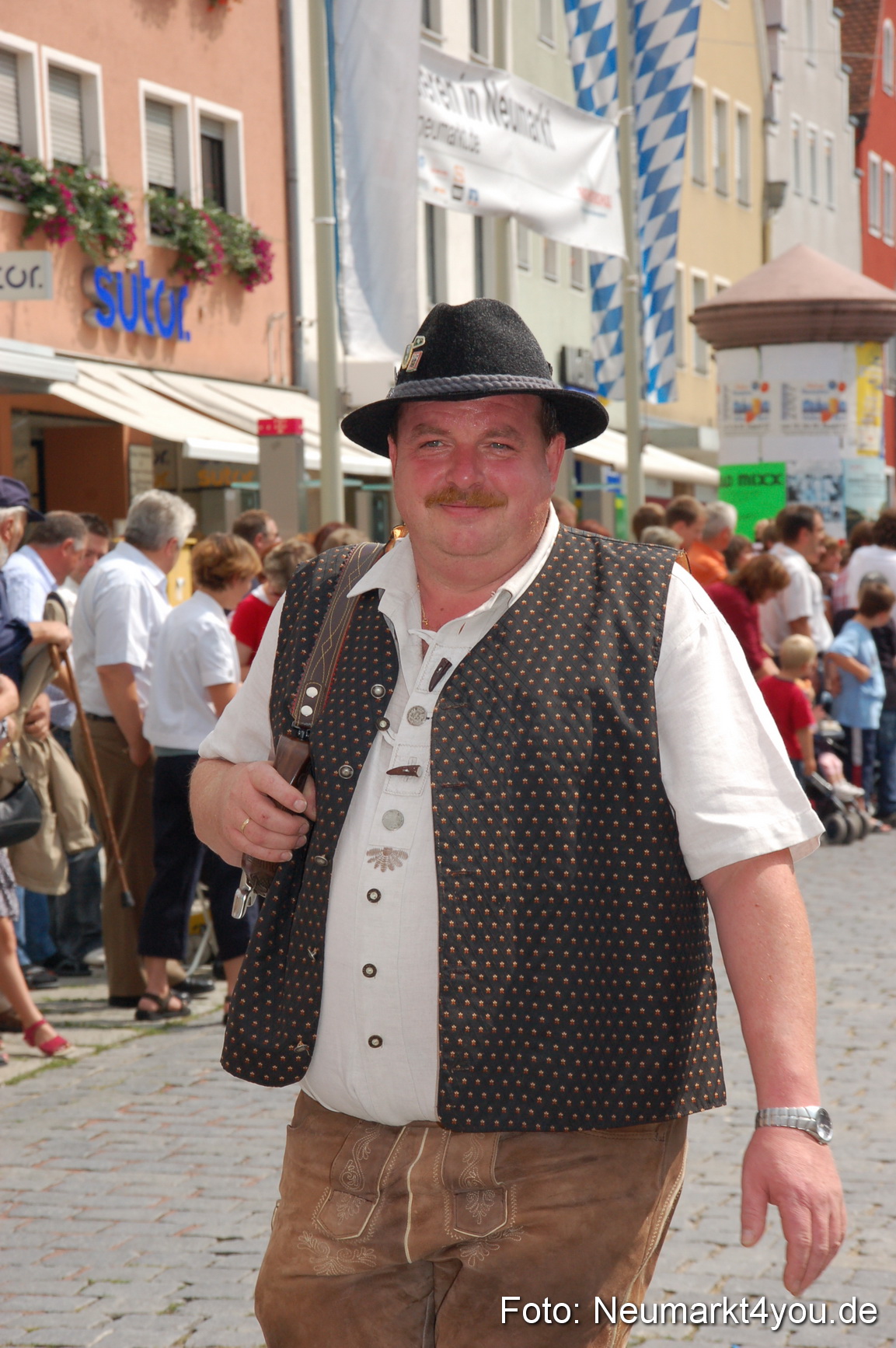 0390 Volksfestzug 120807