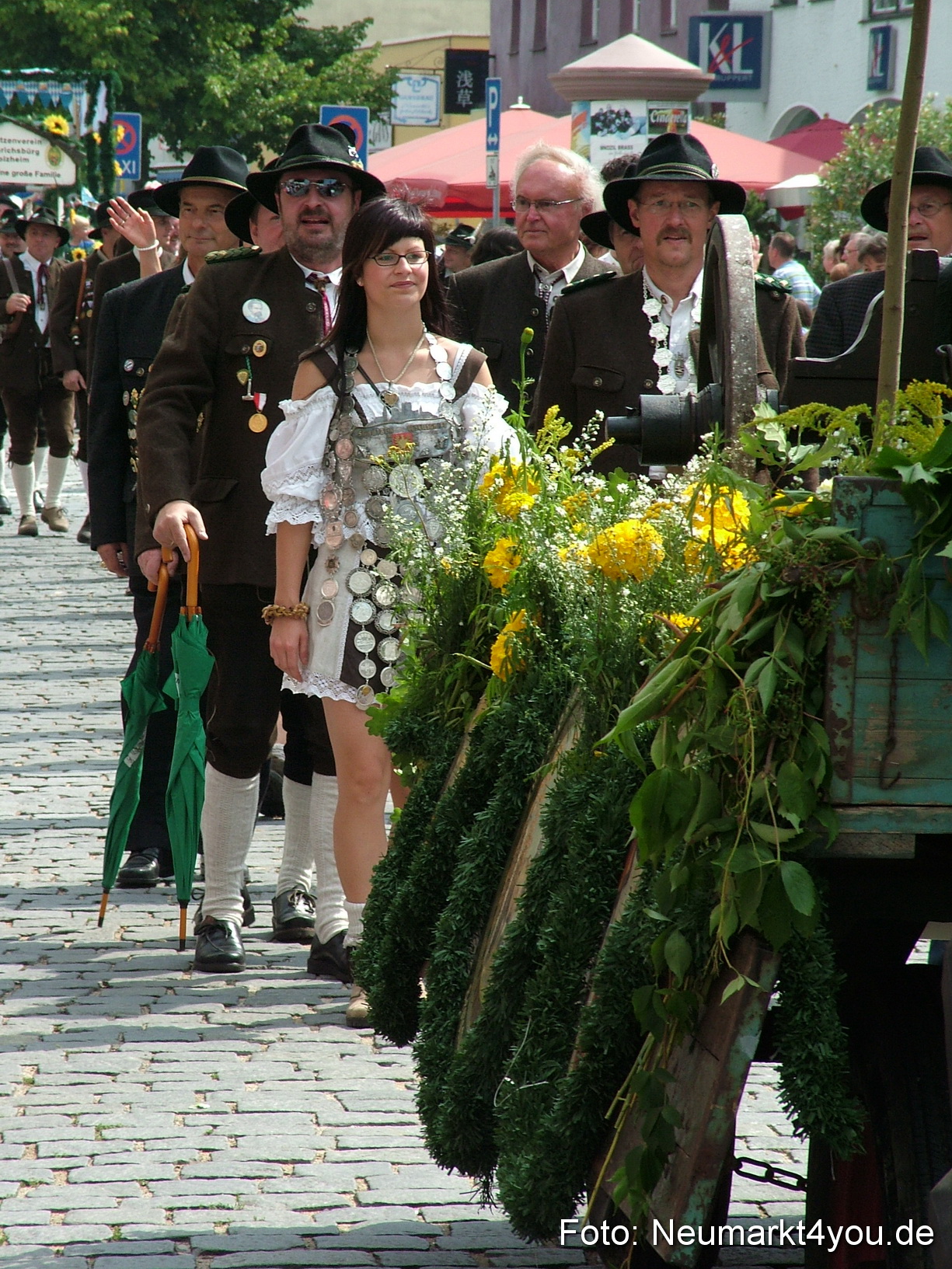 0404 Volksfestzug 120807