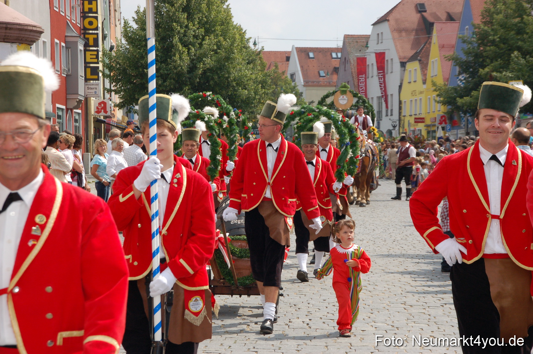 0407 Volksfestzug 120807