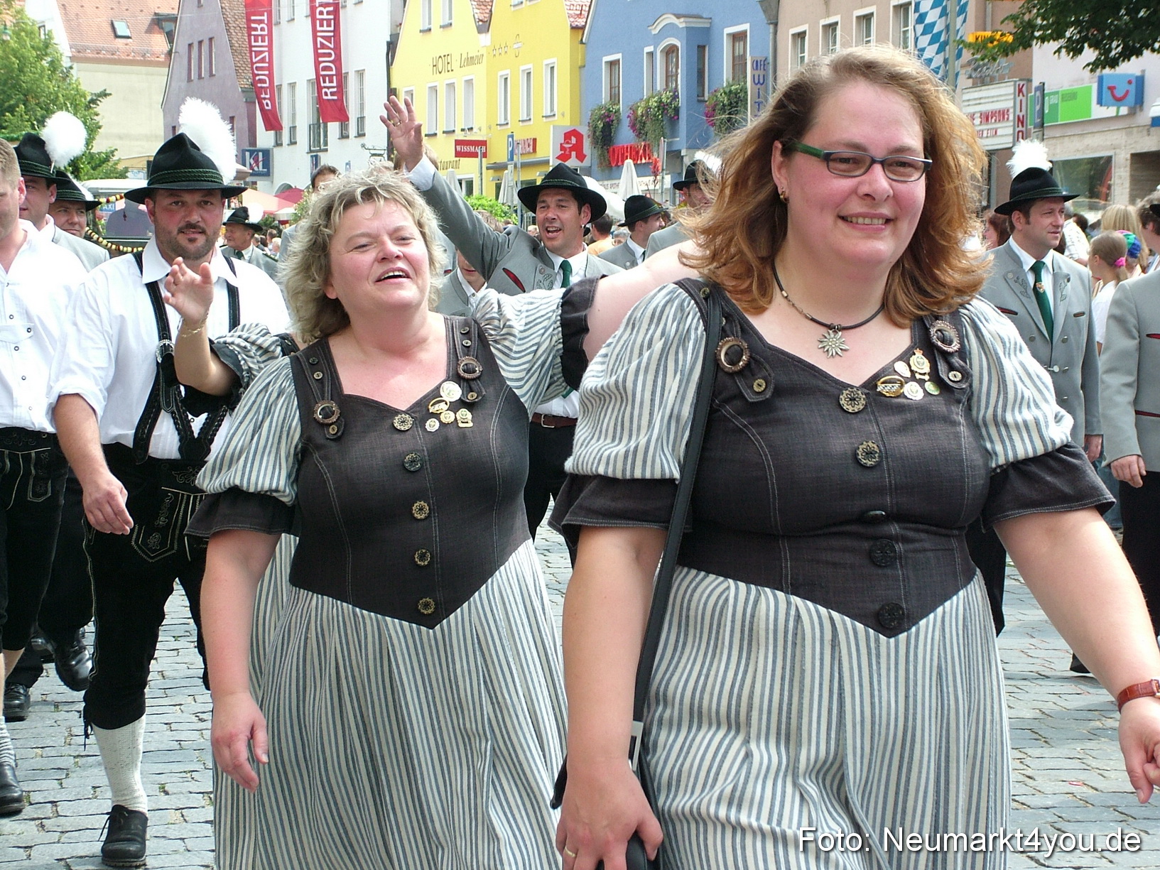 0418 Volksfestzug 120807