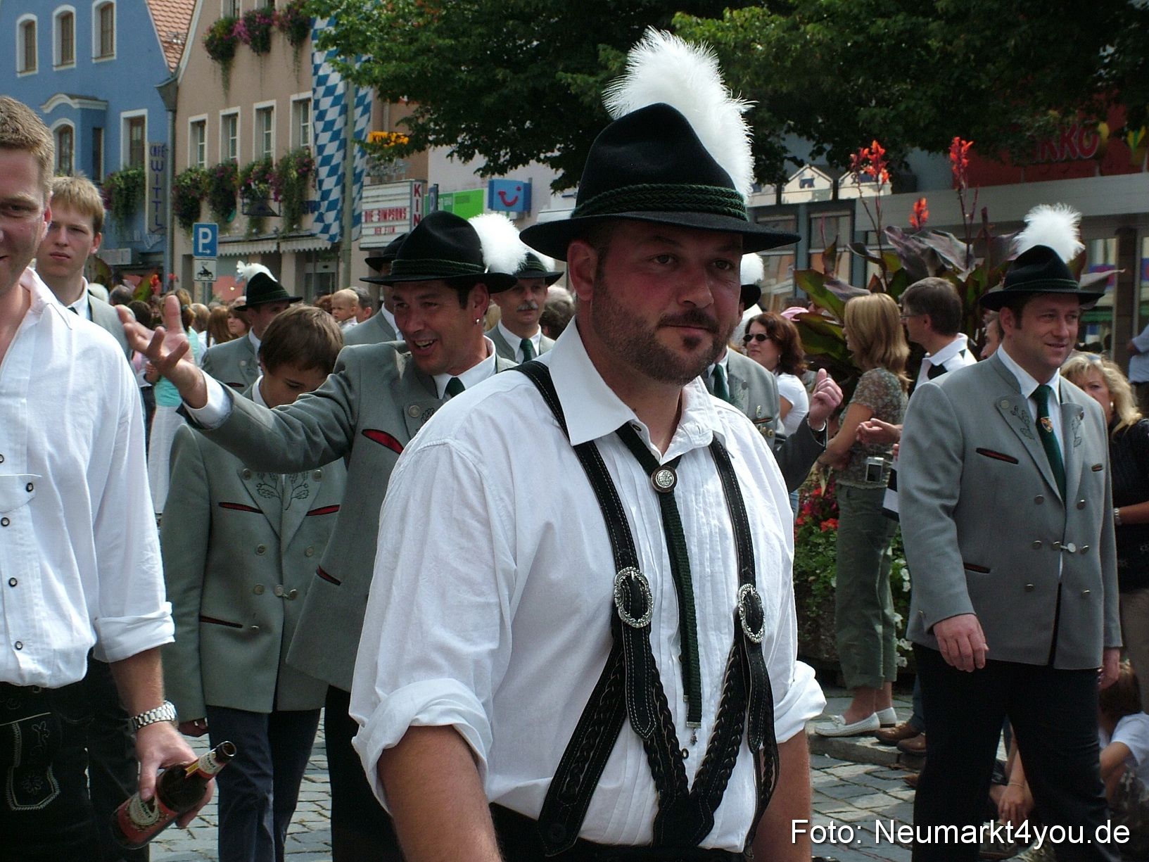 0420 Volksfestzug 120807