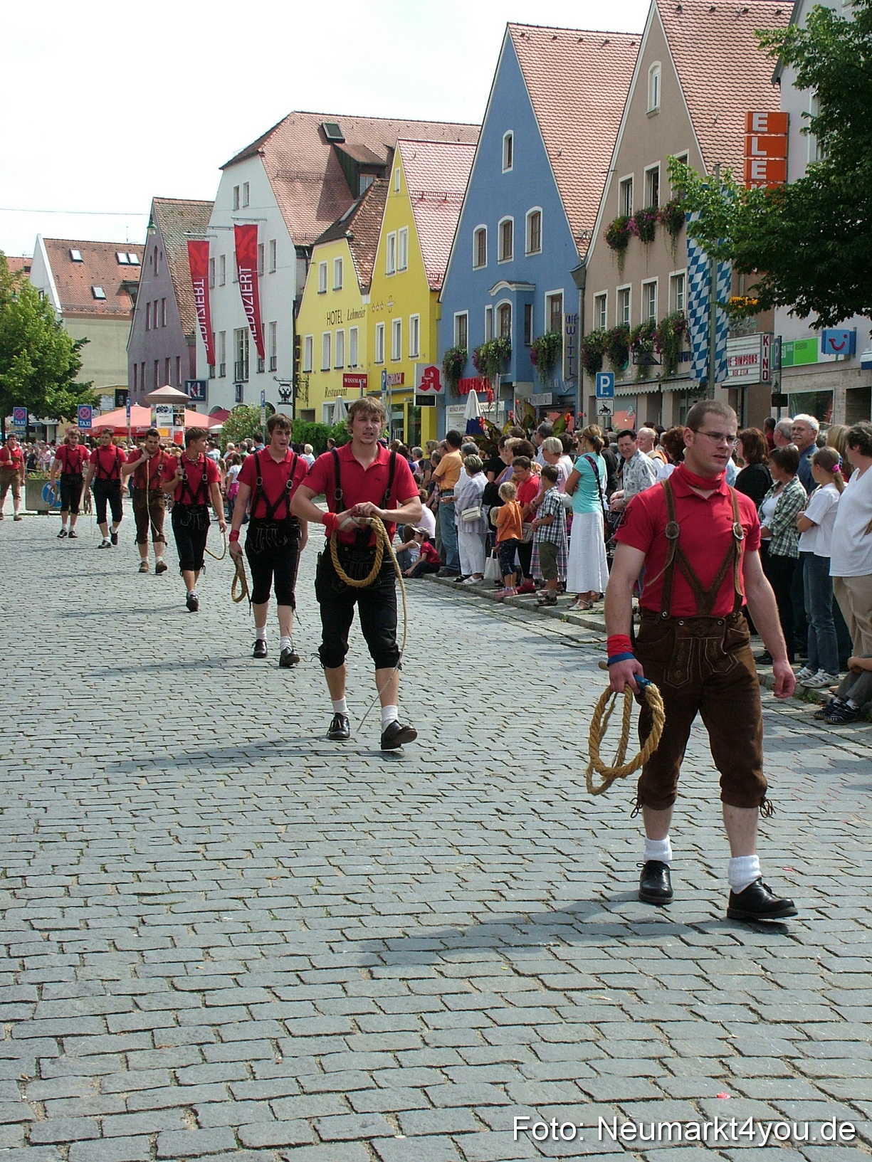 0446 Volksfestzug 120807