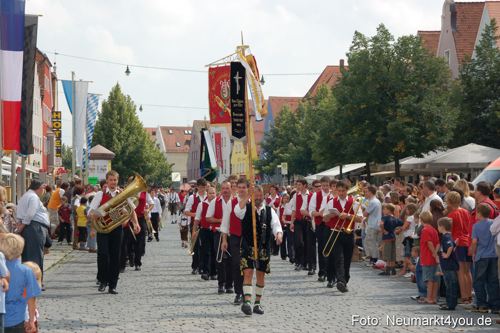 0448 Volksfestzug 120807