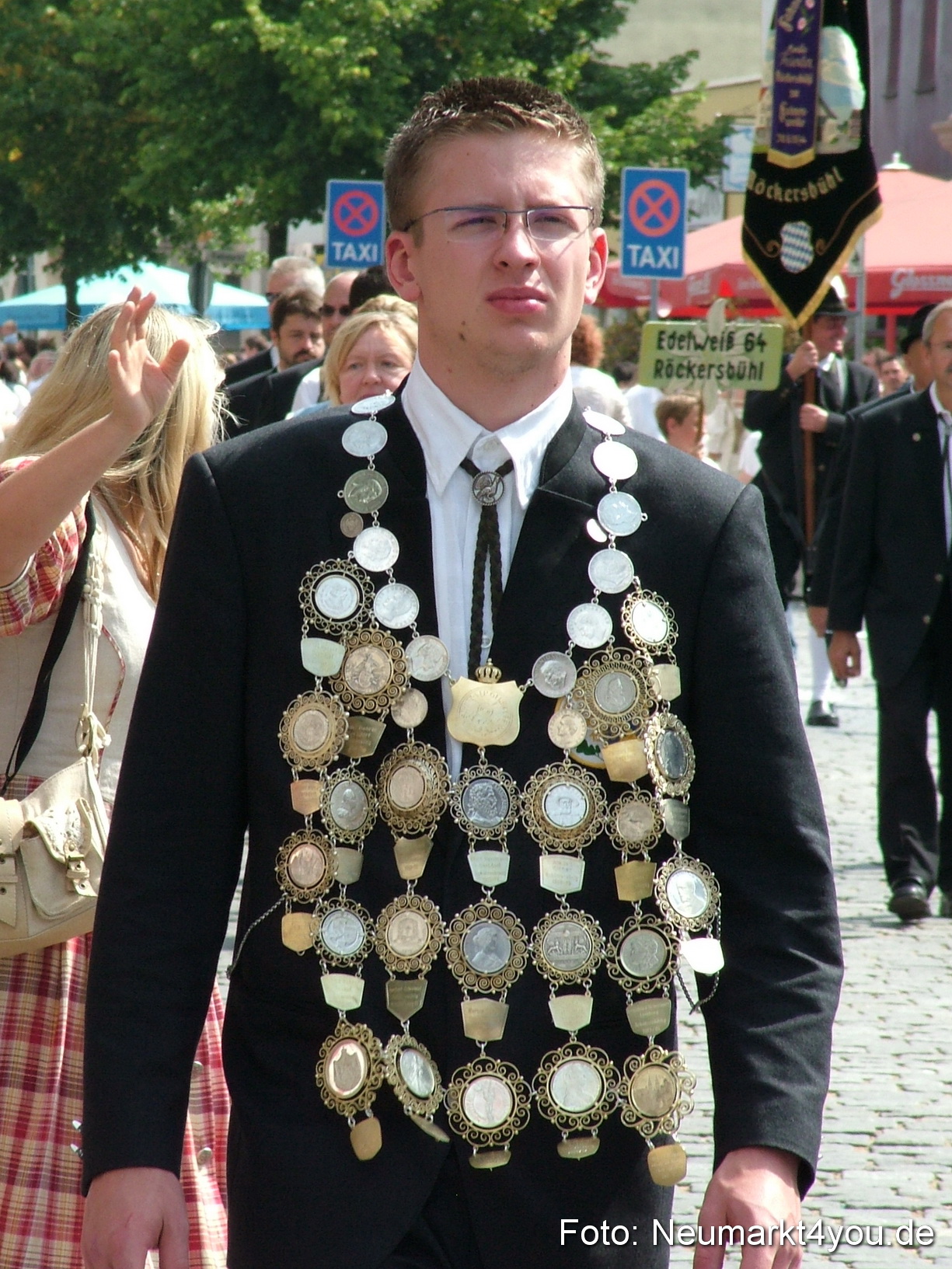 0455 Volksfestzug 120807