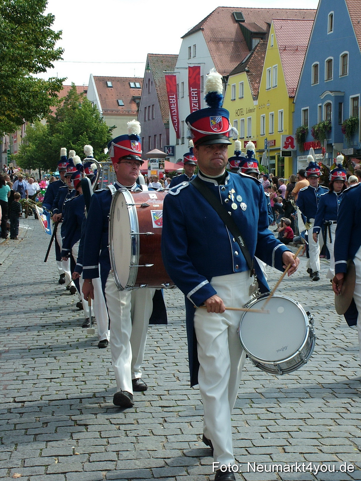 0469 Volksfestzug 120807