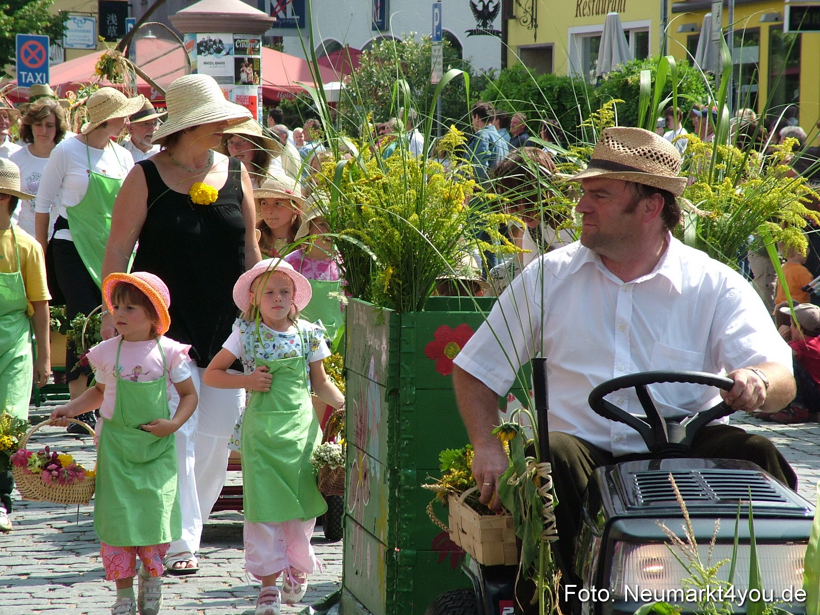 0481 Volksfestzug 120807