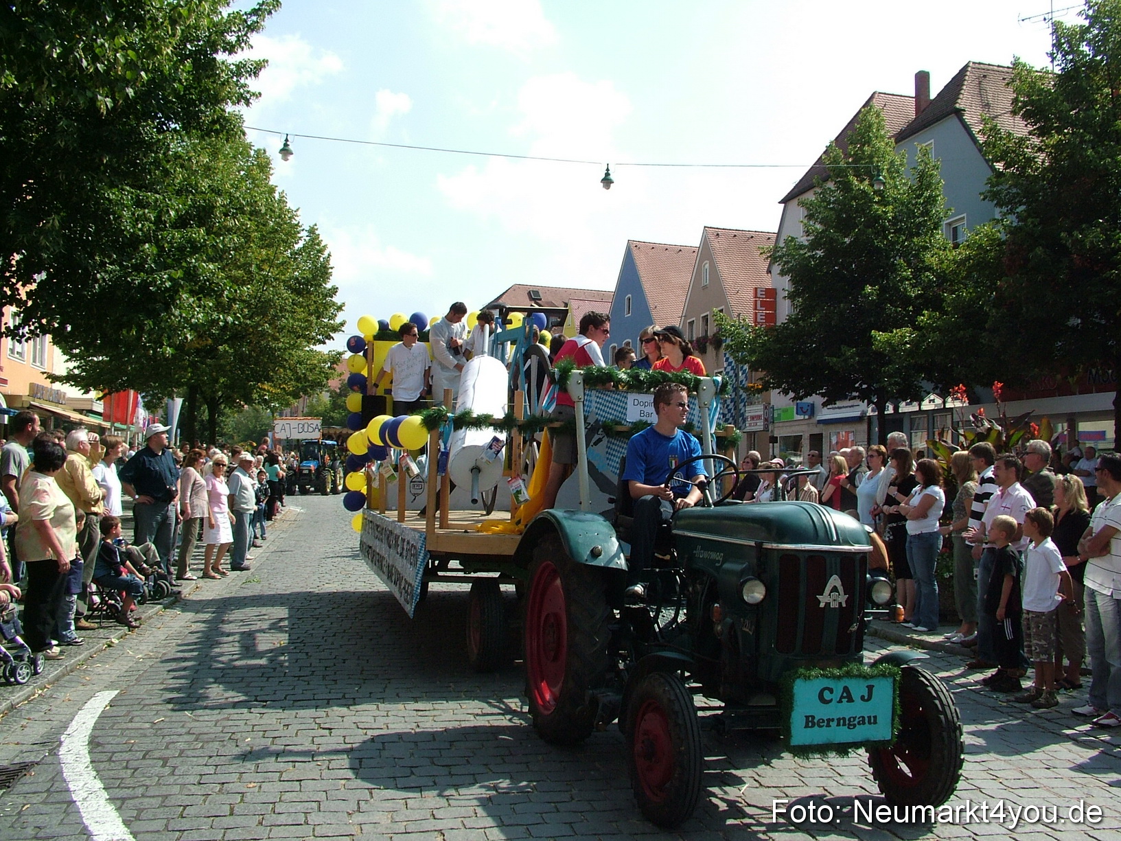 0523 Volksfestzug 120807