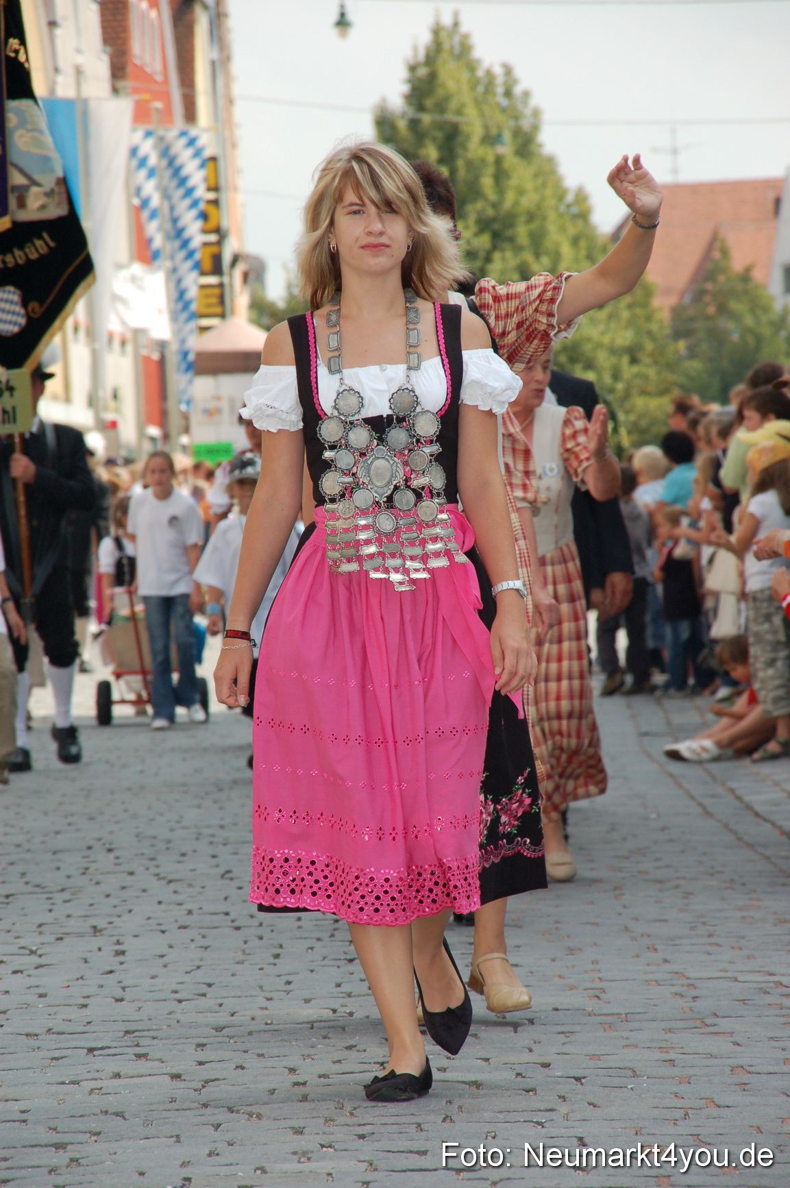 0586 Volksfestzug 120807