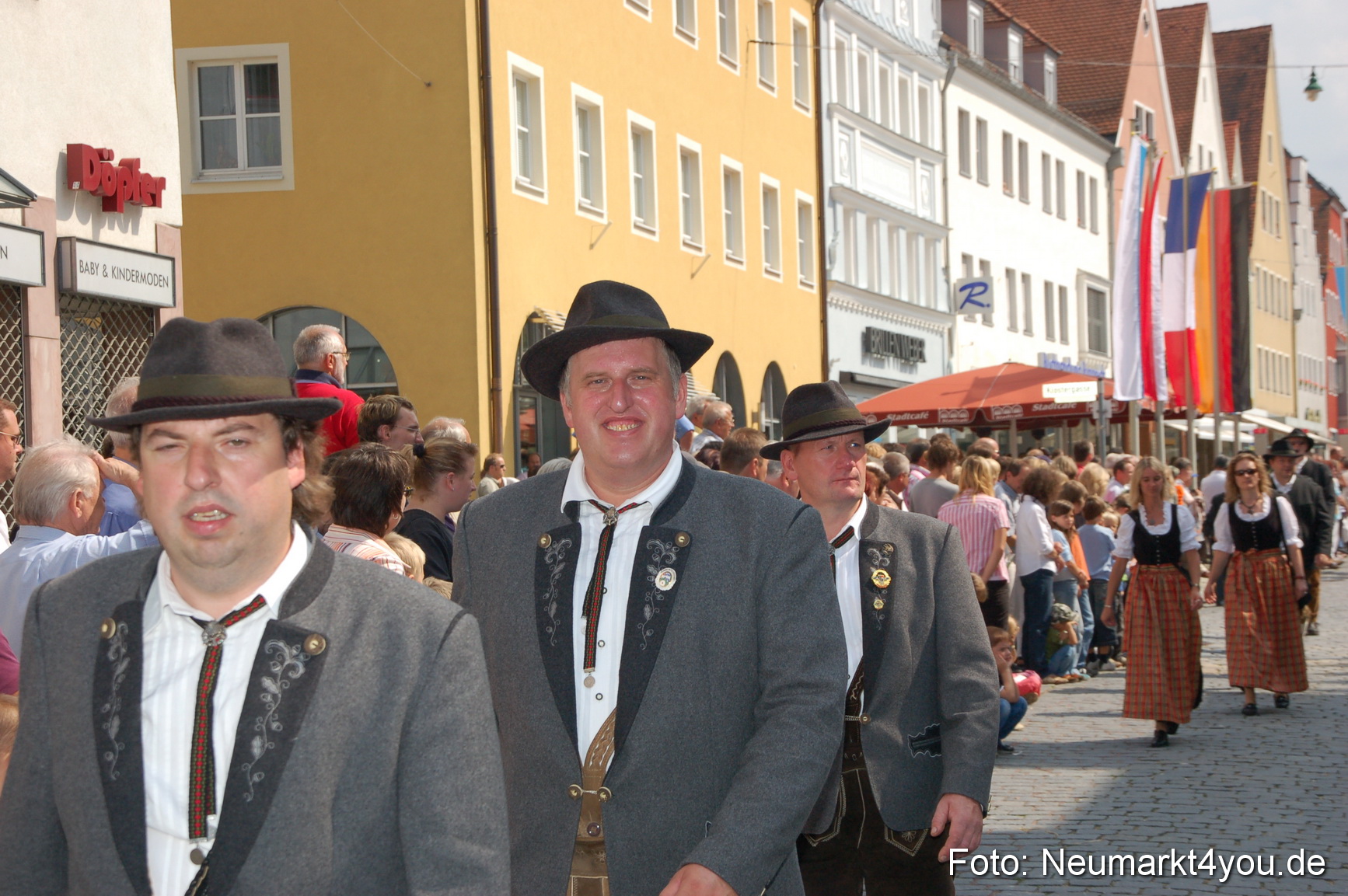 0605 Volksfestzug 120807