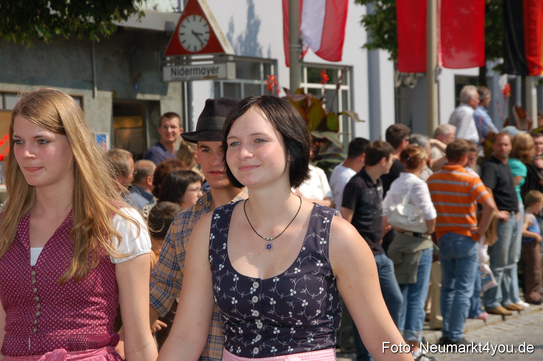 0665 Volksfestzug 120807