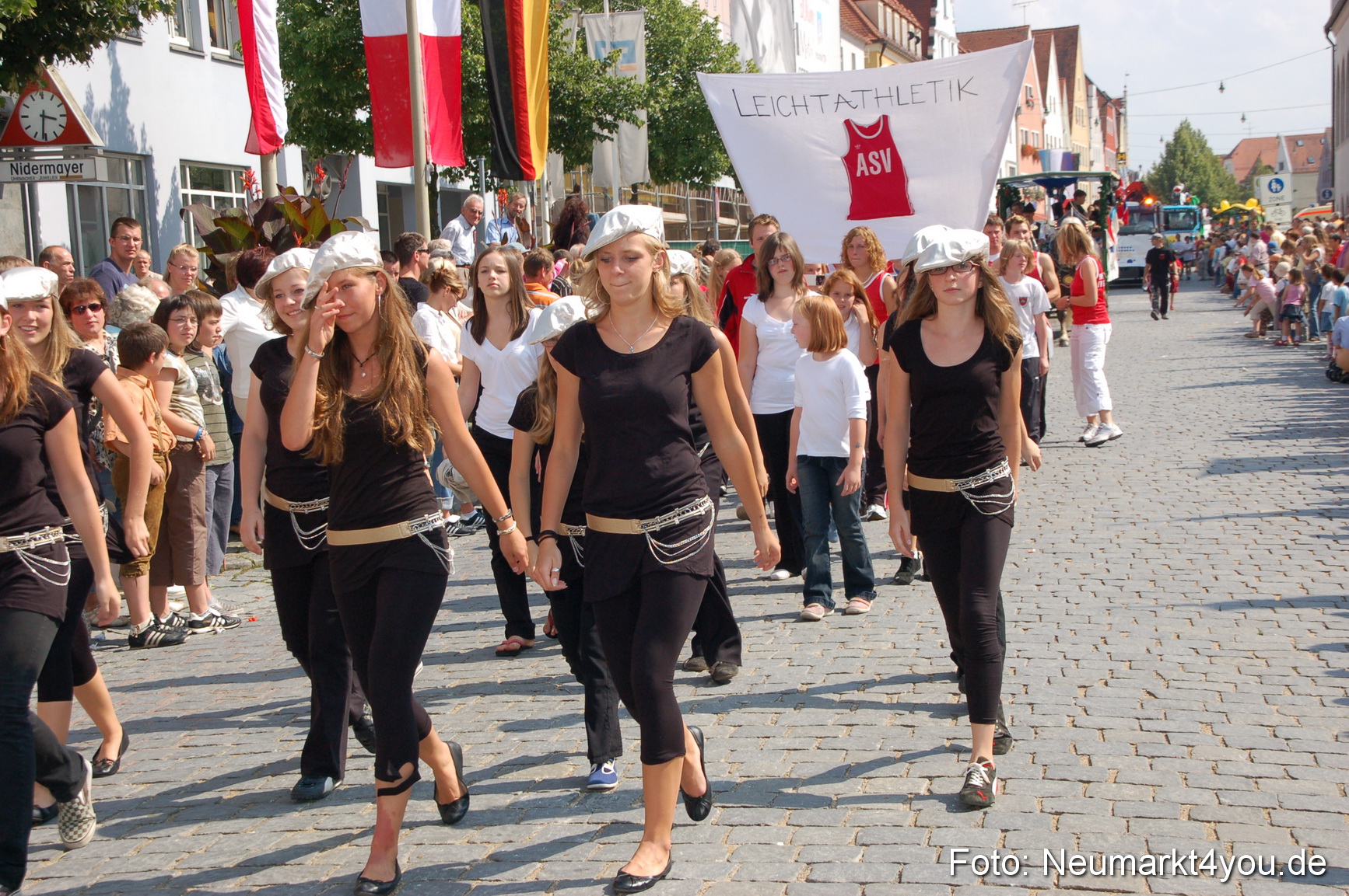 0713 Volksfestzug 120807