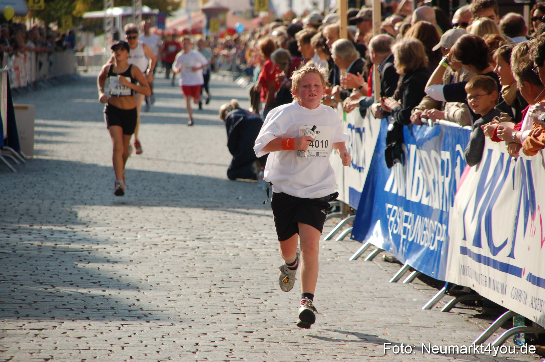 0015 Zieleinlauf Rathaus Neumarkt 160907