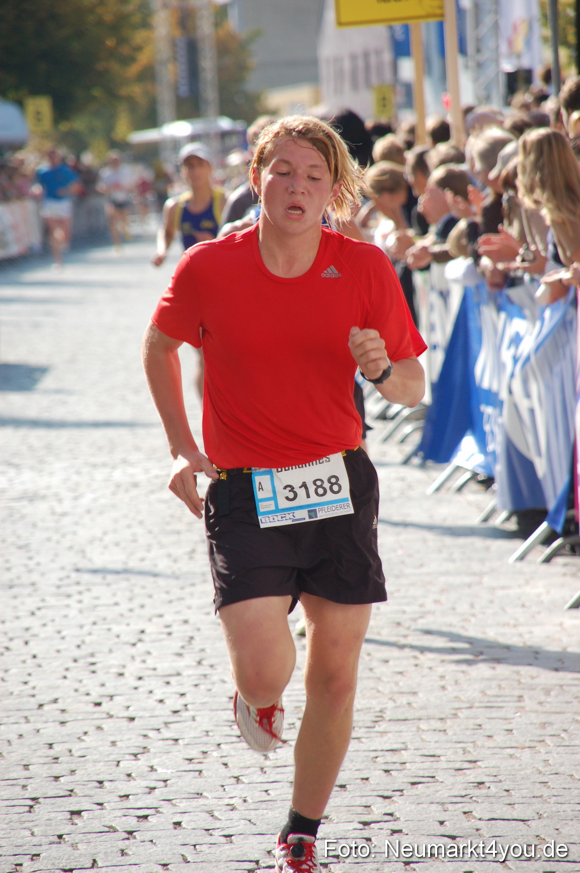 0047 Zieleinlauf Rathaus Neumarkt 160907