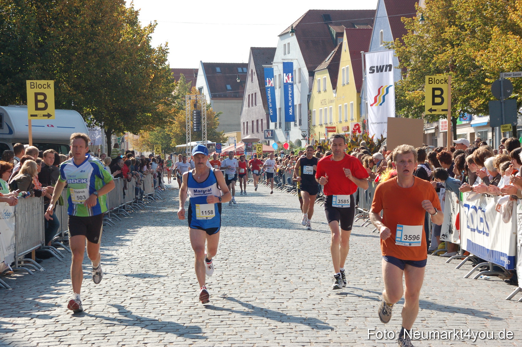 0059 Zieleinlauf Rathaus Neumarkt 160907