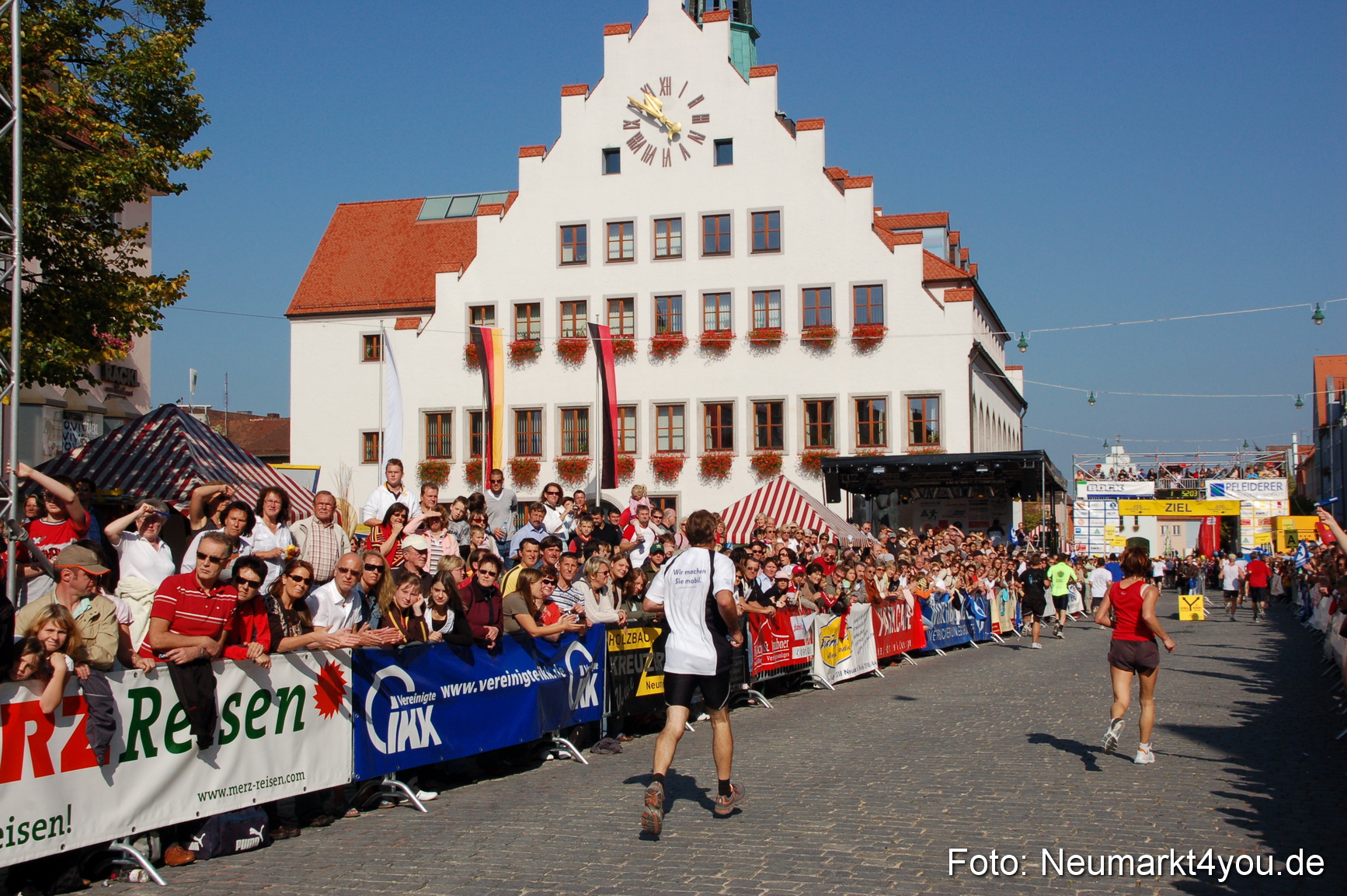 0075 Zieleinlauf Rathaus Neumarkt 160907