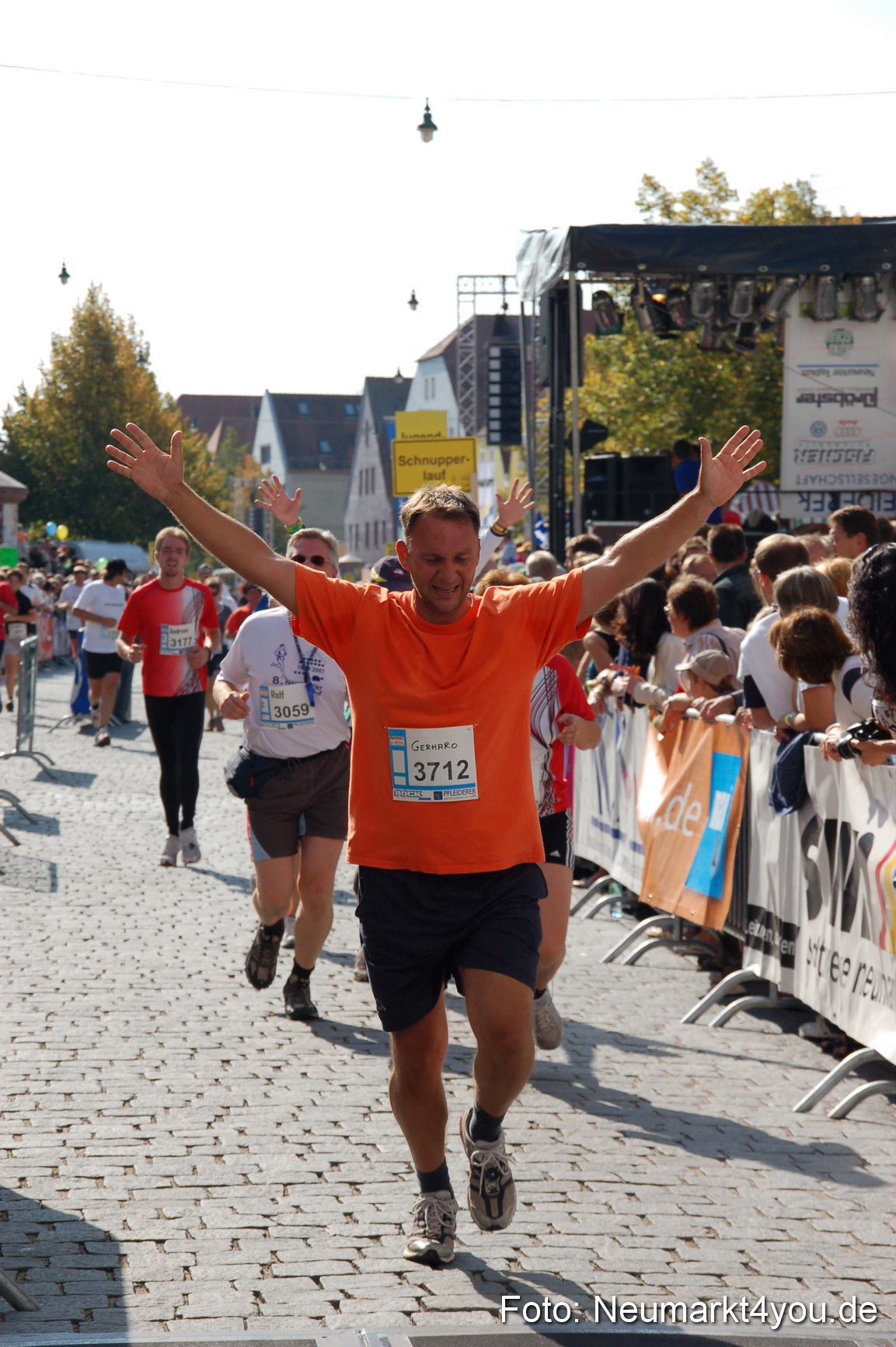 0097 Zieleinlauf Rathaus Neumarkt 160907
