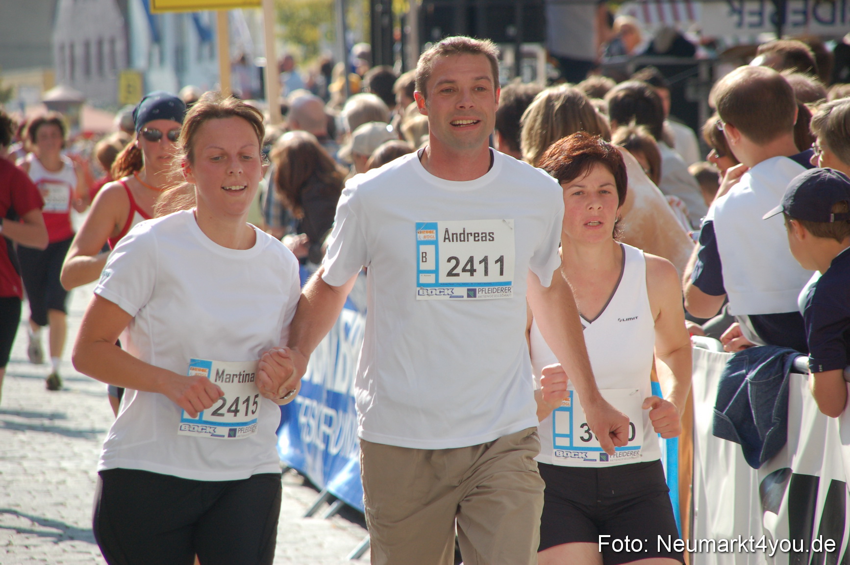 0106 Zieleinlauf Rathaus Neumarkt 160907