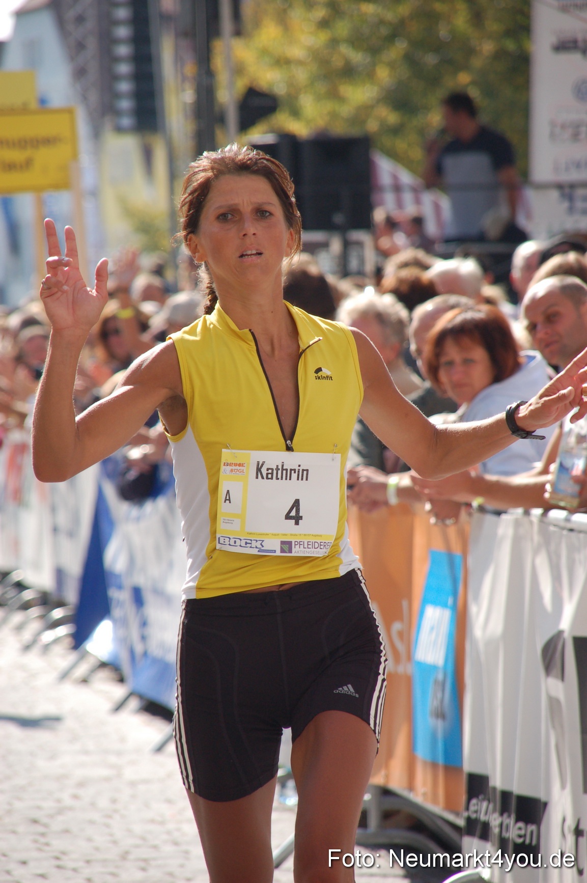 0123 Zieleinlauf Rathaus Neumarkt 160907