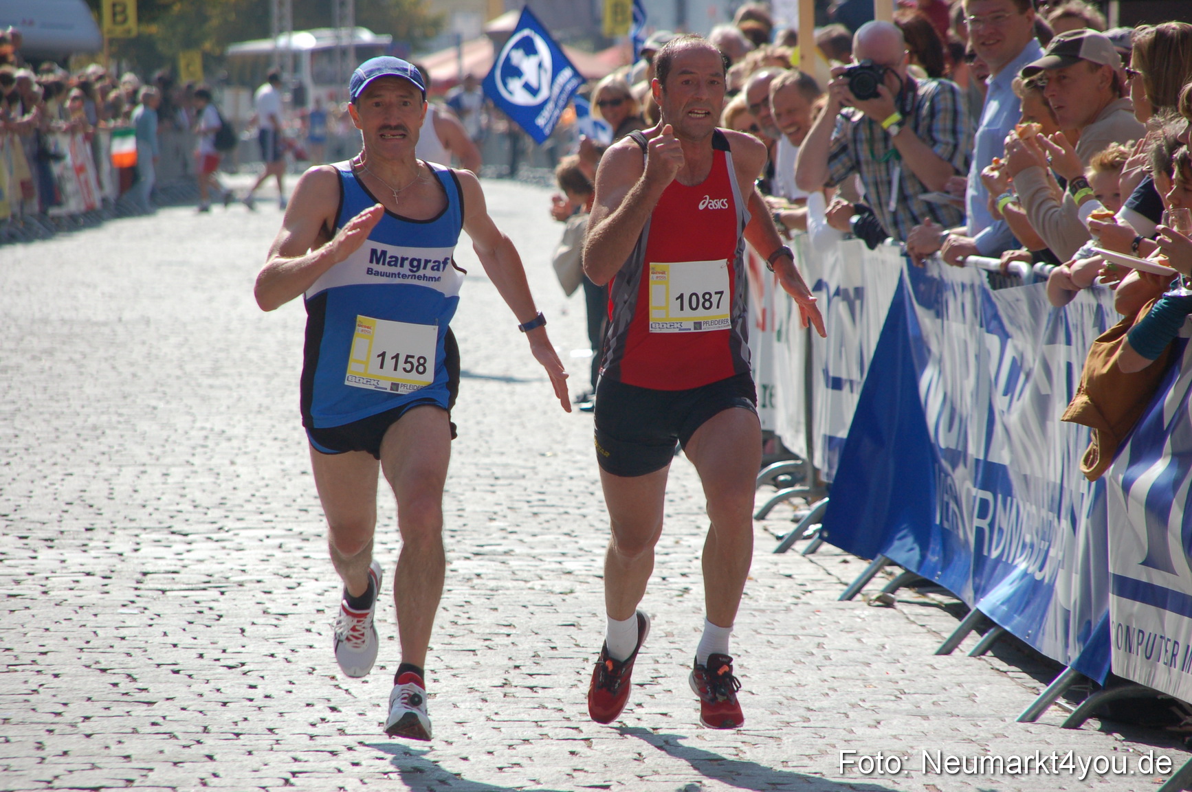 0128 Zieleinlauf Rathaus Neumarkt 160907