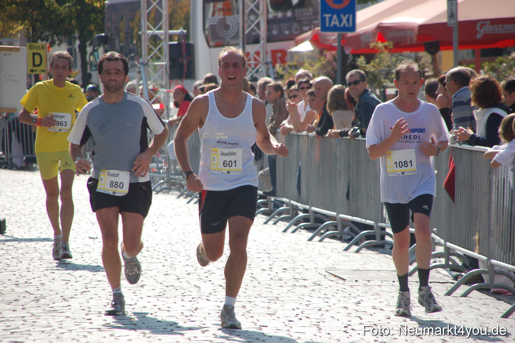 0131 Zieleinlauf Rathaus Neumarkt 160907