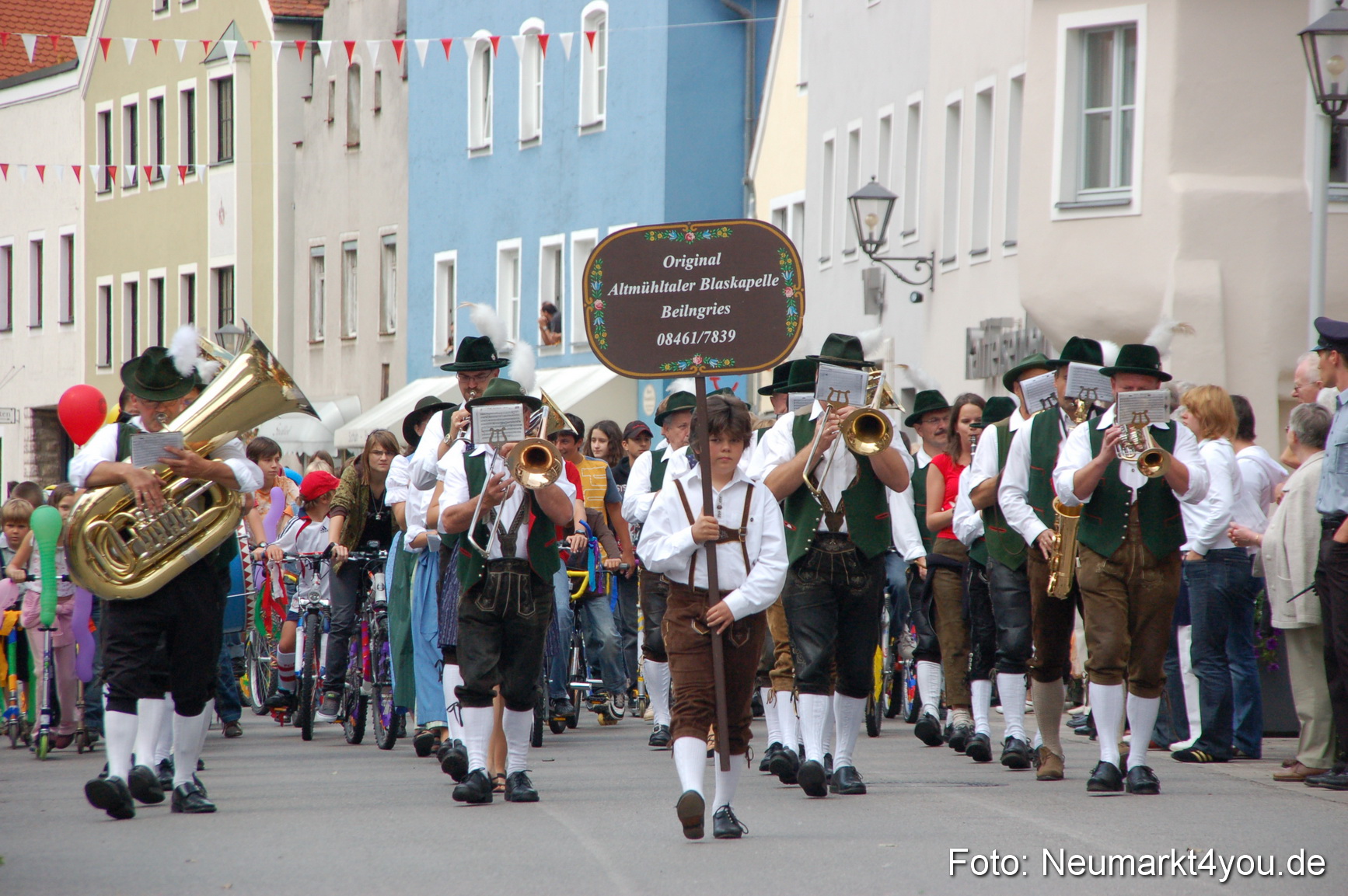 0005 Volksfestzug Beilngries 020907