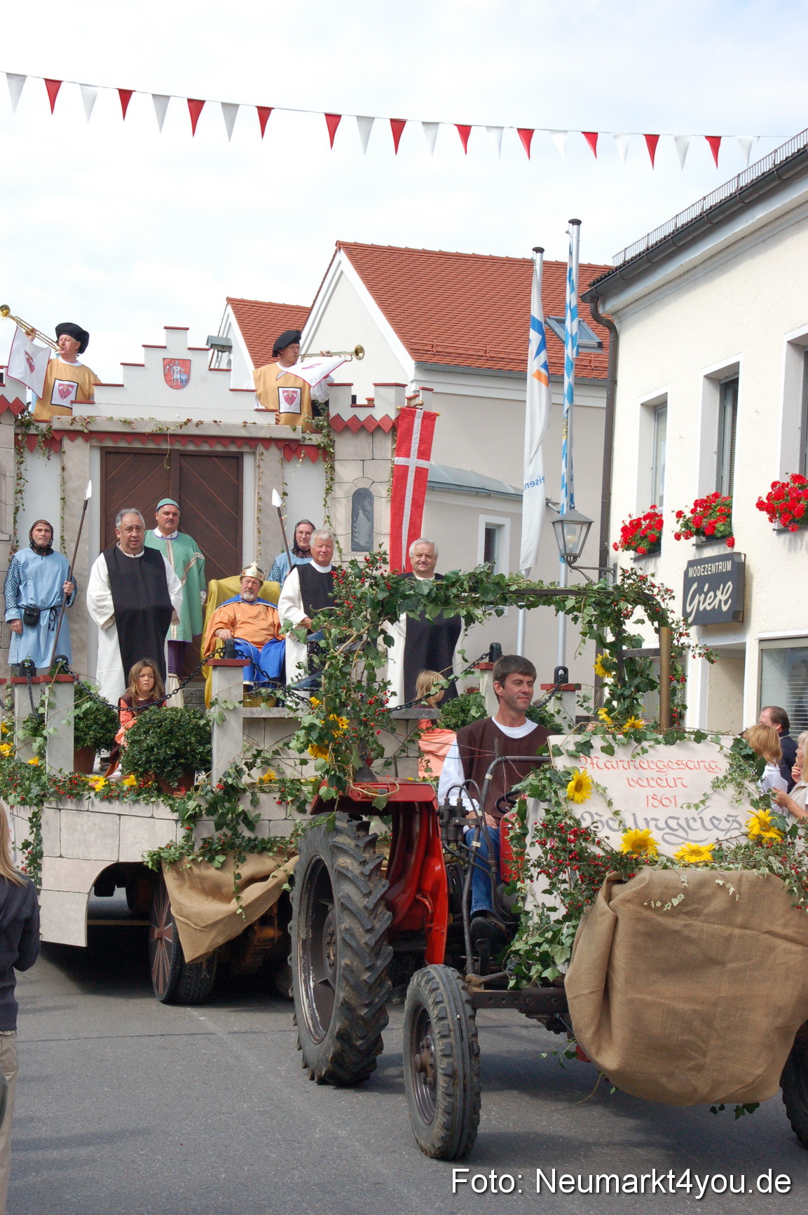 0092 Volksfestzug Beilngries 020907