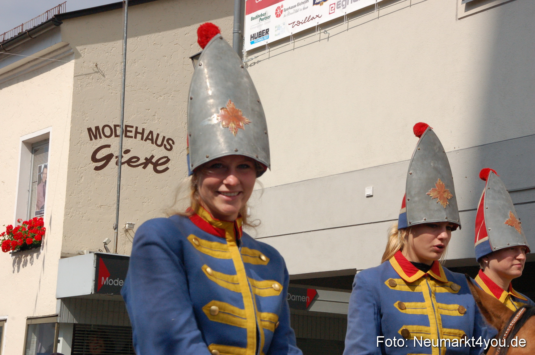 0124 Volksfestzug Beilngries 020907