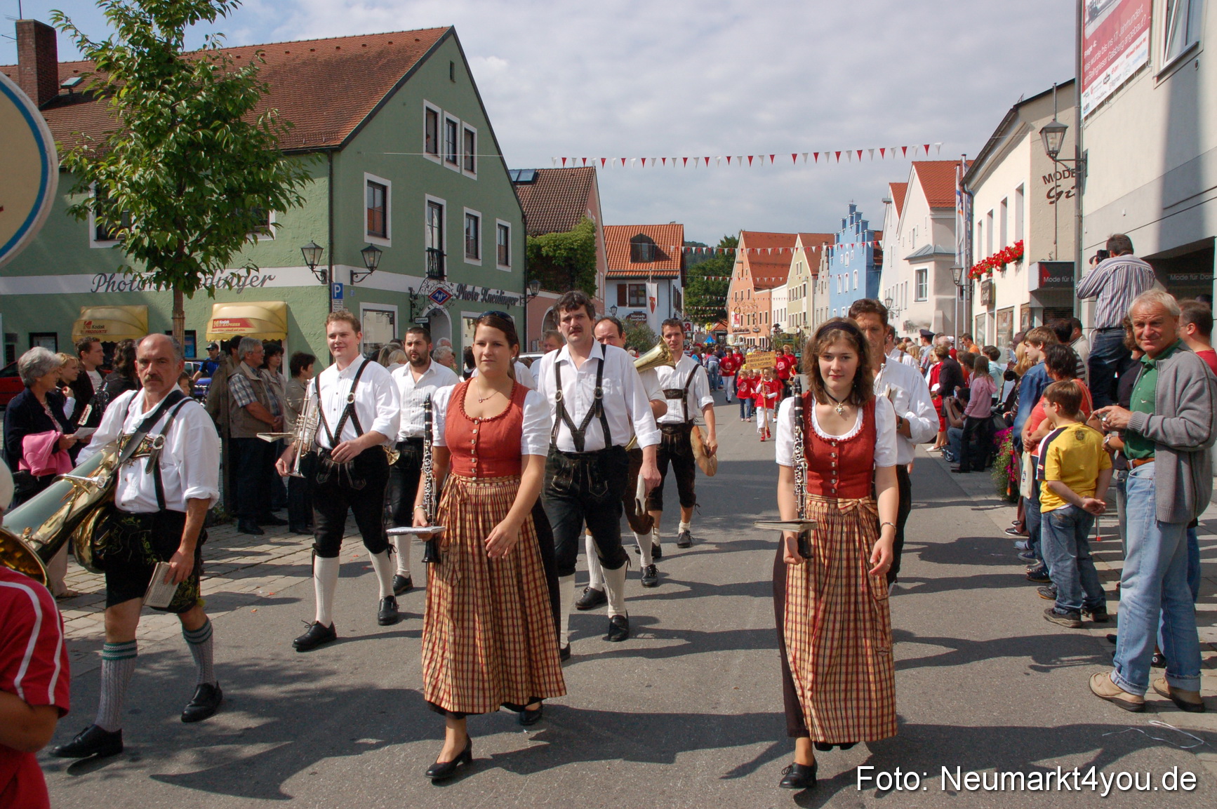 0130 Volksfestzug Beilngries 020907
