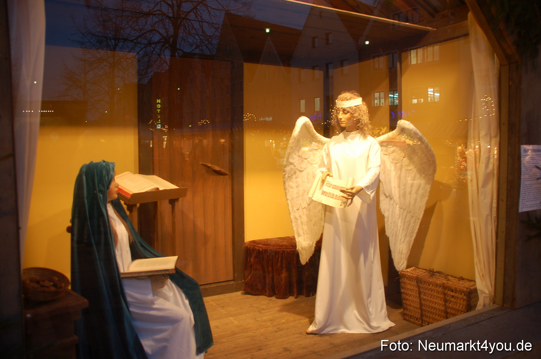 0025 Weihnachtsmarkt Neumarkt