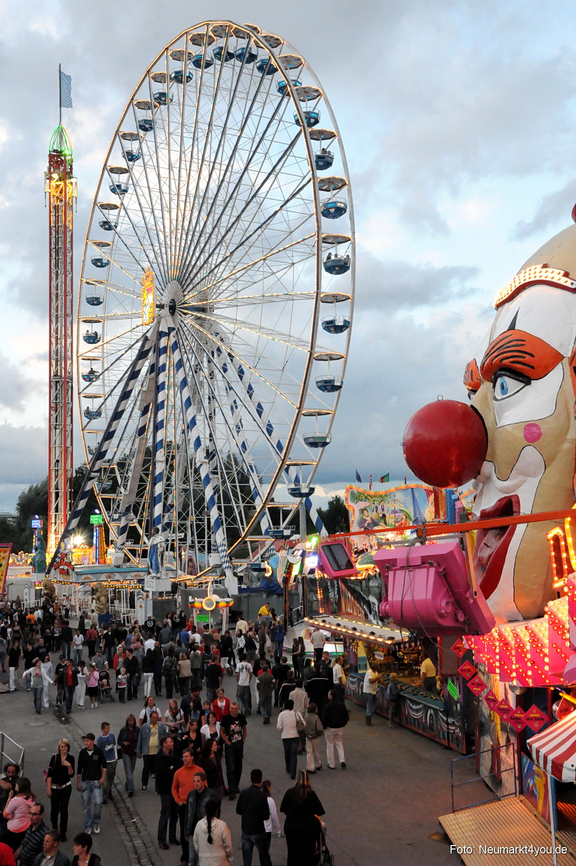 0027 Volksfest Neumarkt 2008
