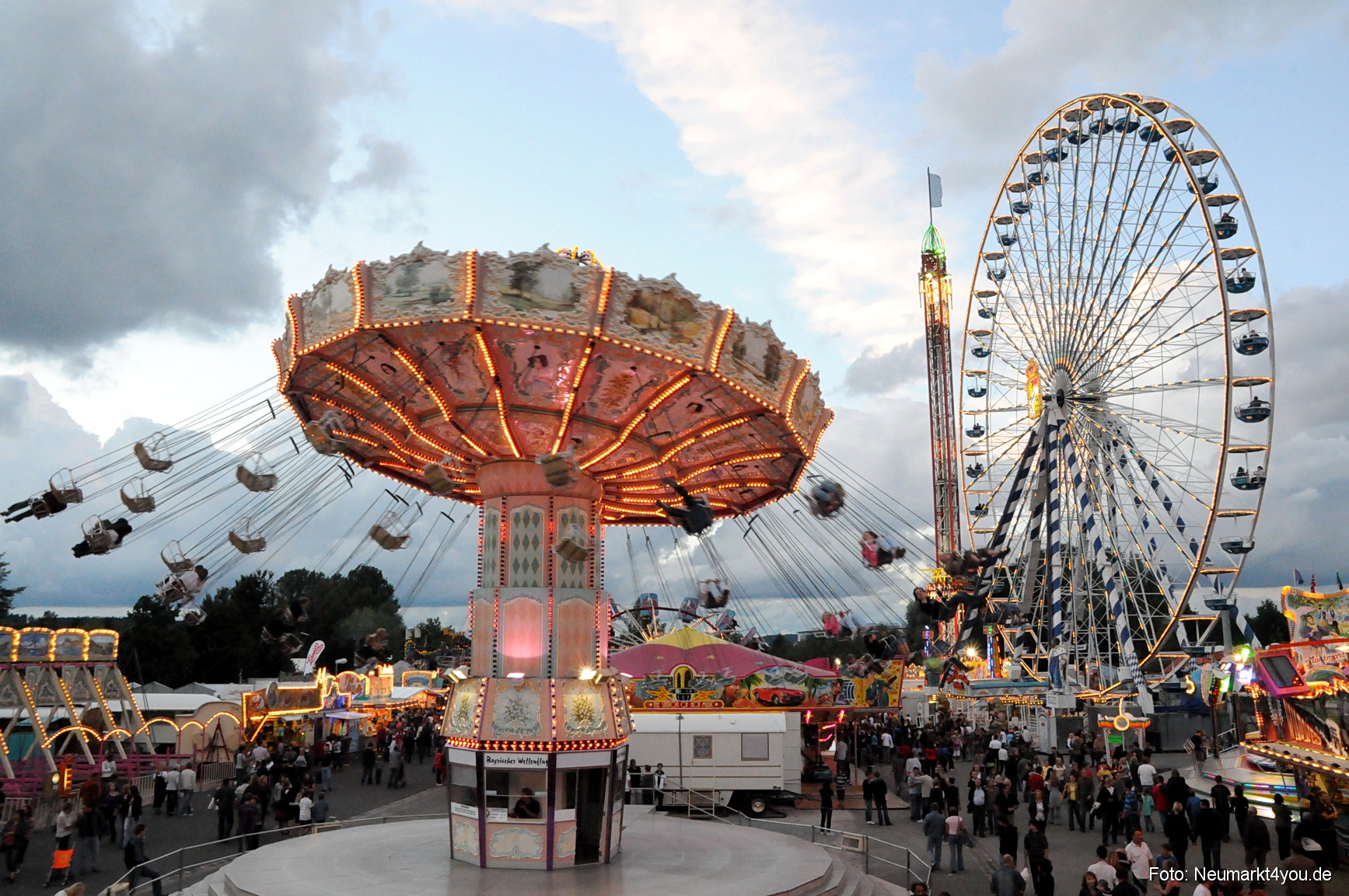 0028 Volksfest Neumarkt 2008