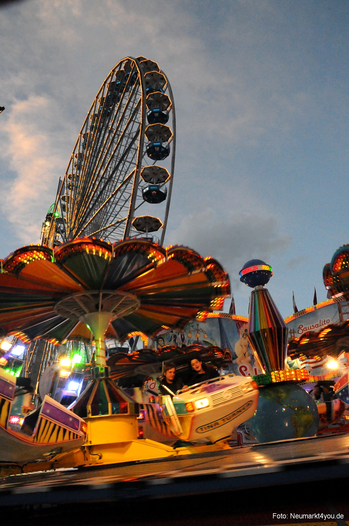 0032 Volksfest Neumarkt 2008