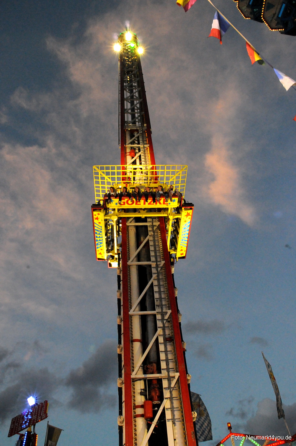 0037 Volksfest Neumarkt 2008