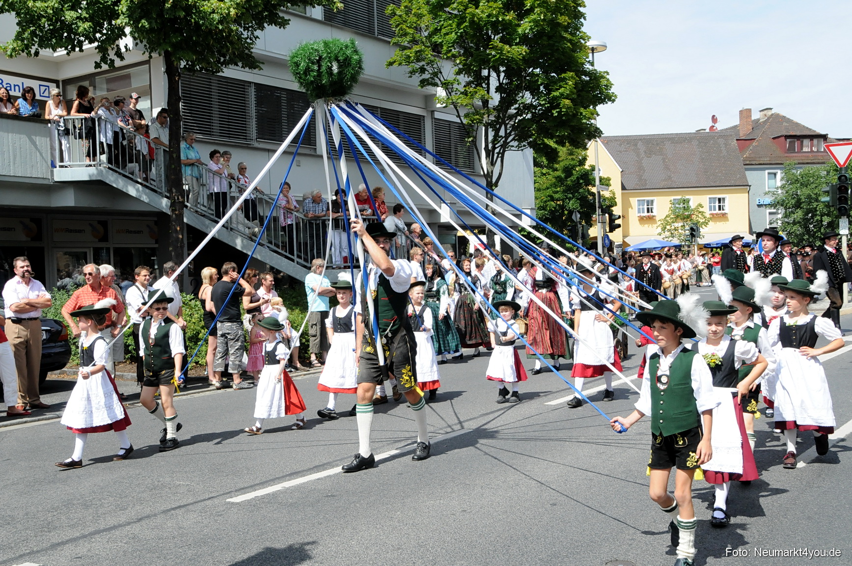 0002 Volksfestzug Neumarkt 100808