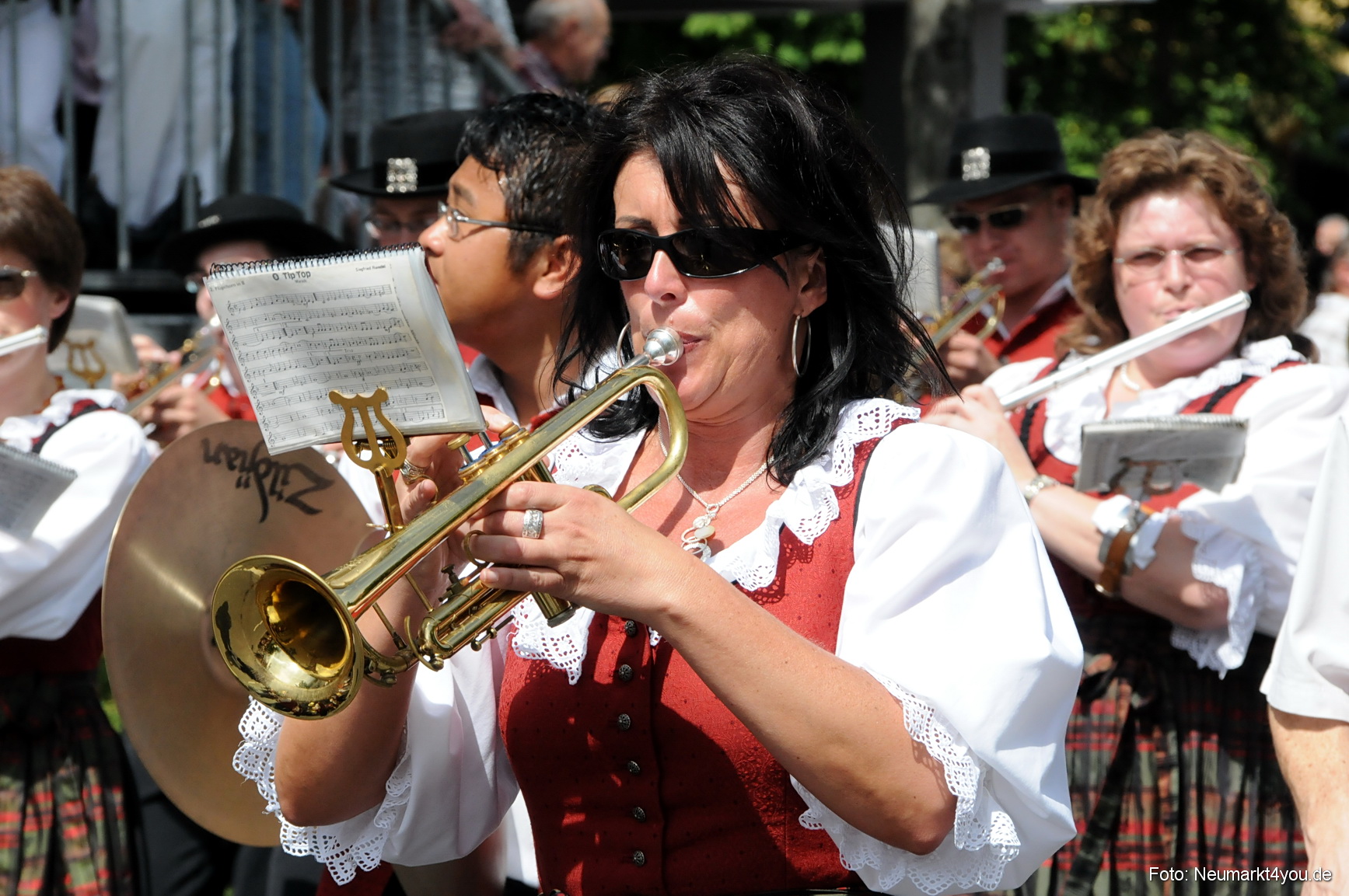 0011 Volksfestzug Neumarkt 100808