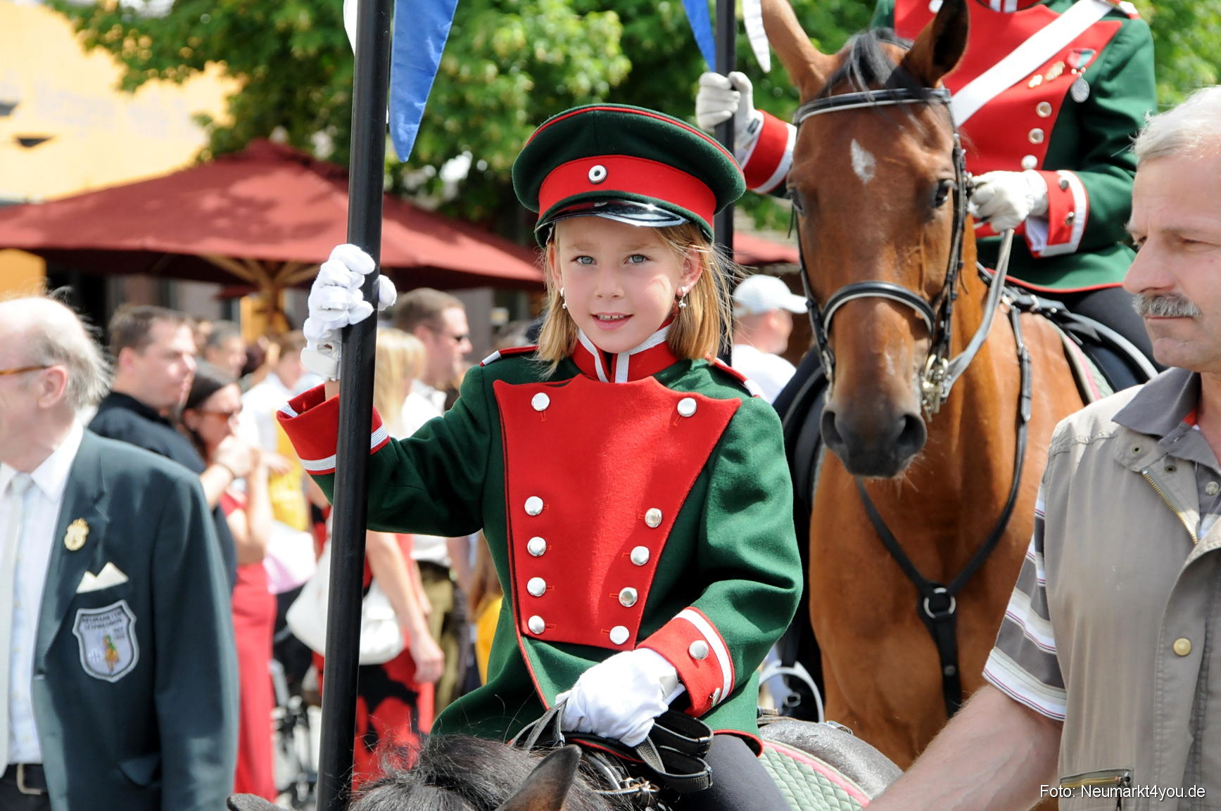 0030 Volksfestzug Neumarkt 100808