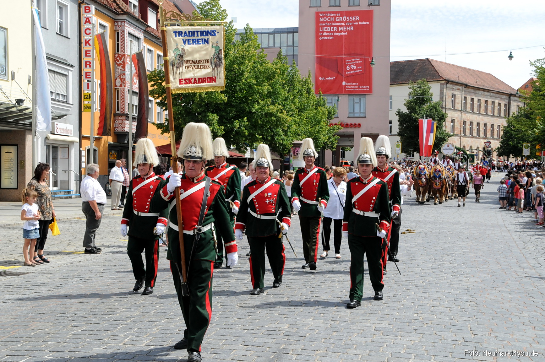 0037 Volksfestzug Neumarkt 100808