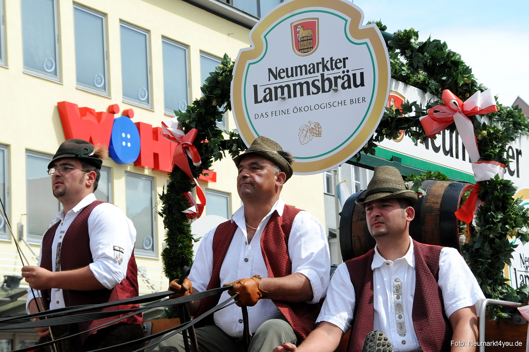 0042 Volksfestzug Neumarkt 100808