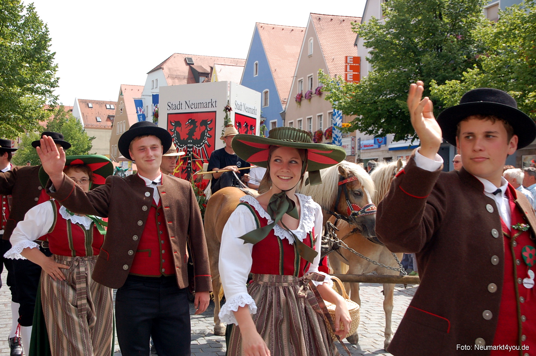 0043 Volksfestzug Neumarkt 100808