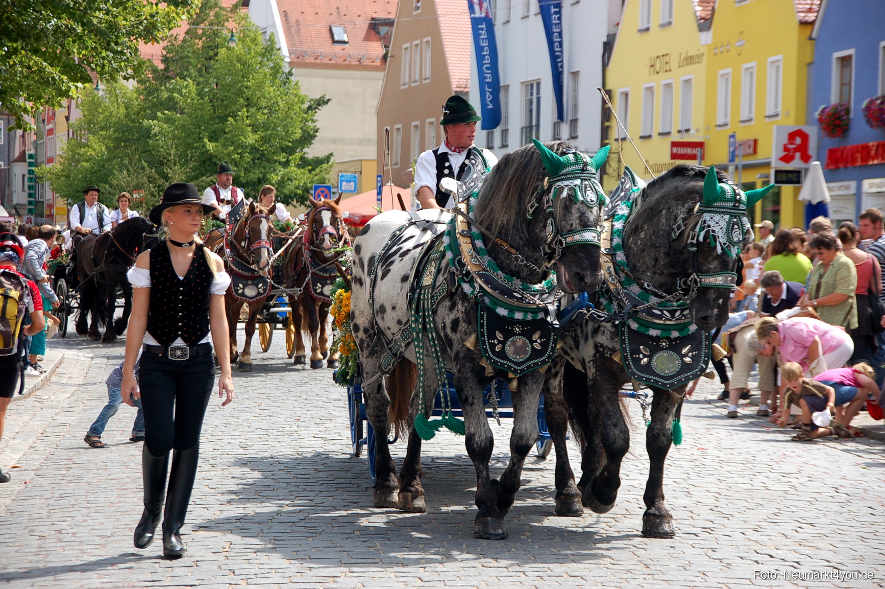 0044 Volksfestzug Neumarkt 100808