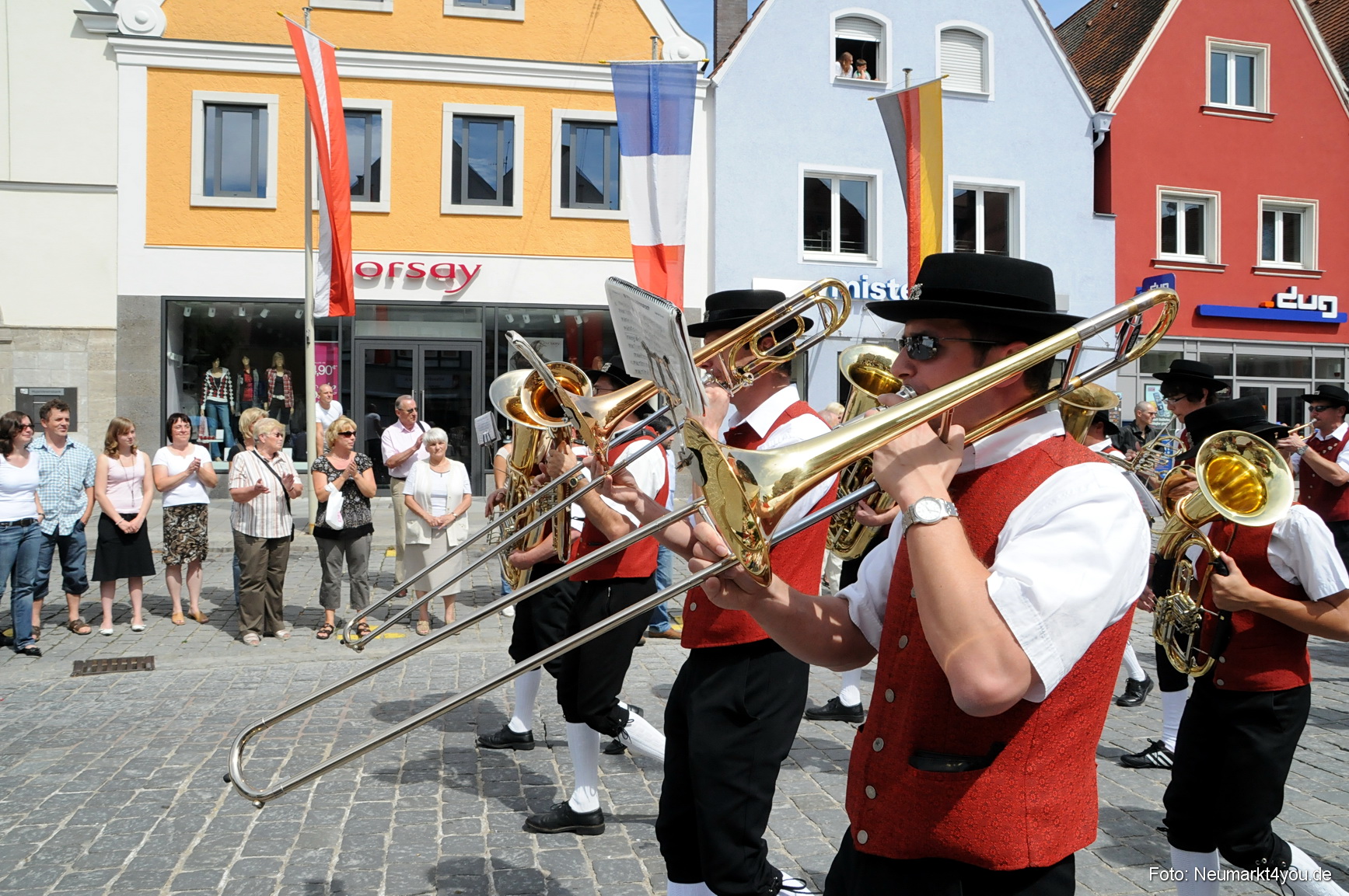 0049 Volksfestzug Neumarkt 100808