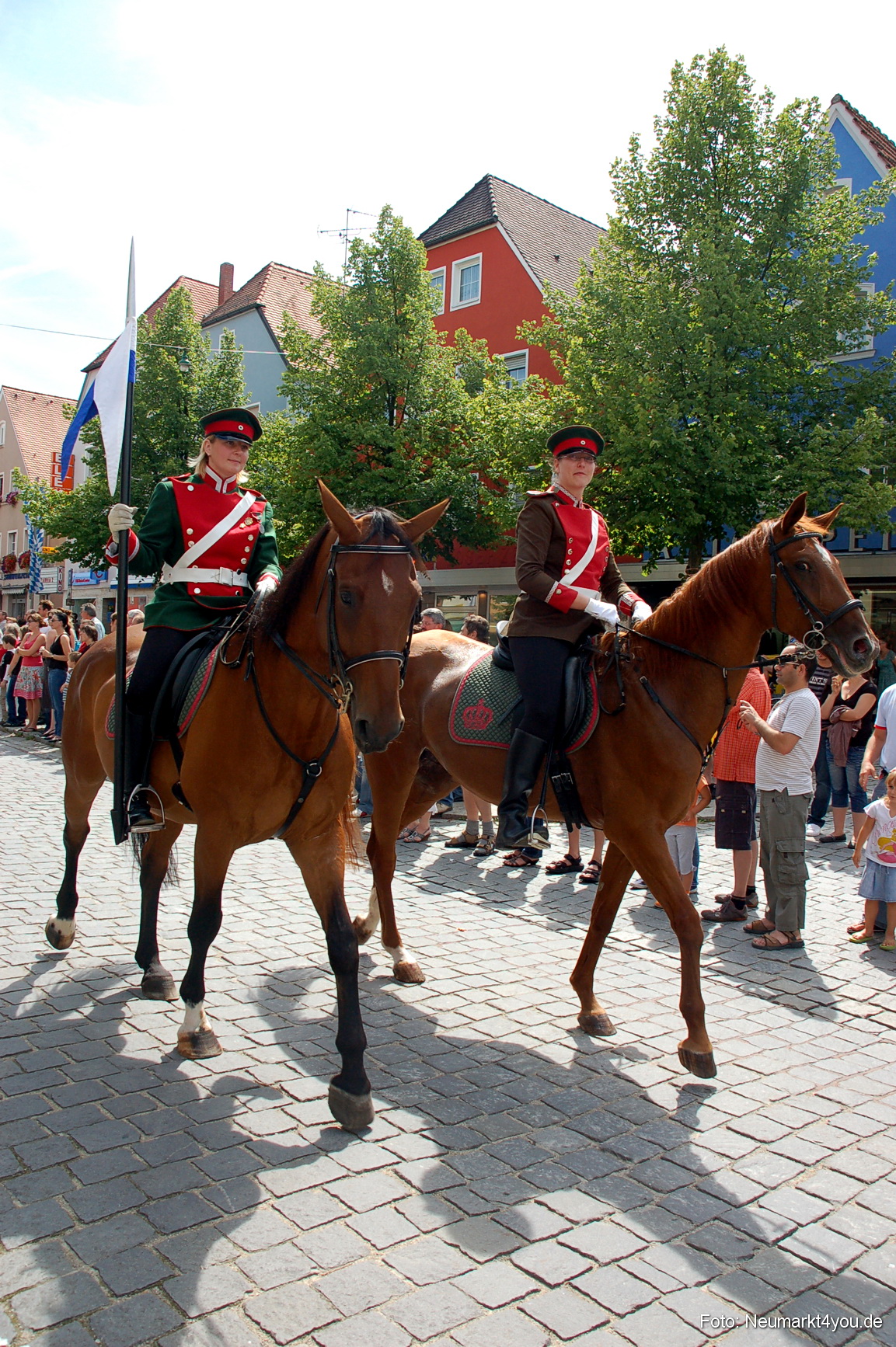 0054 Volksfestzug Neumarkt 100808