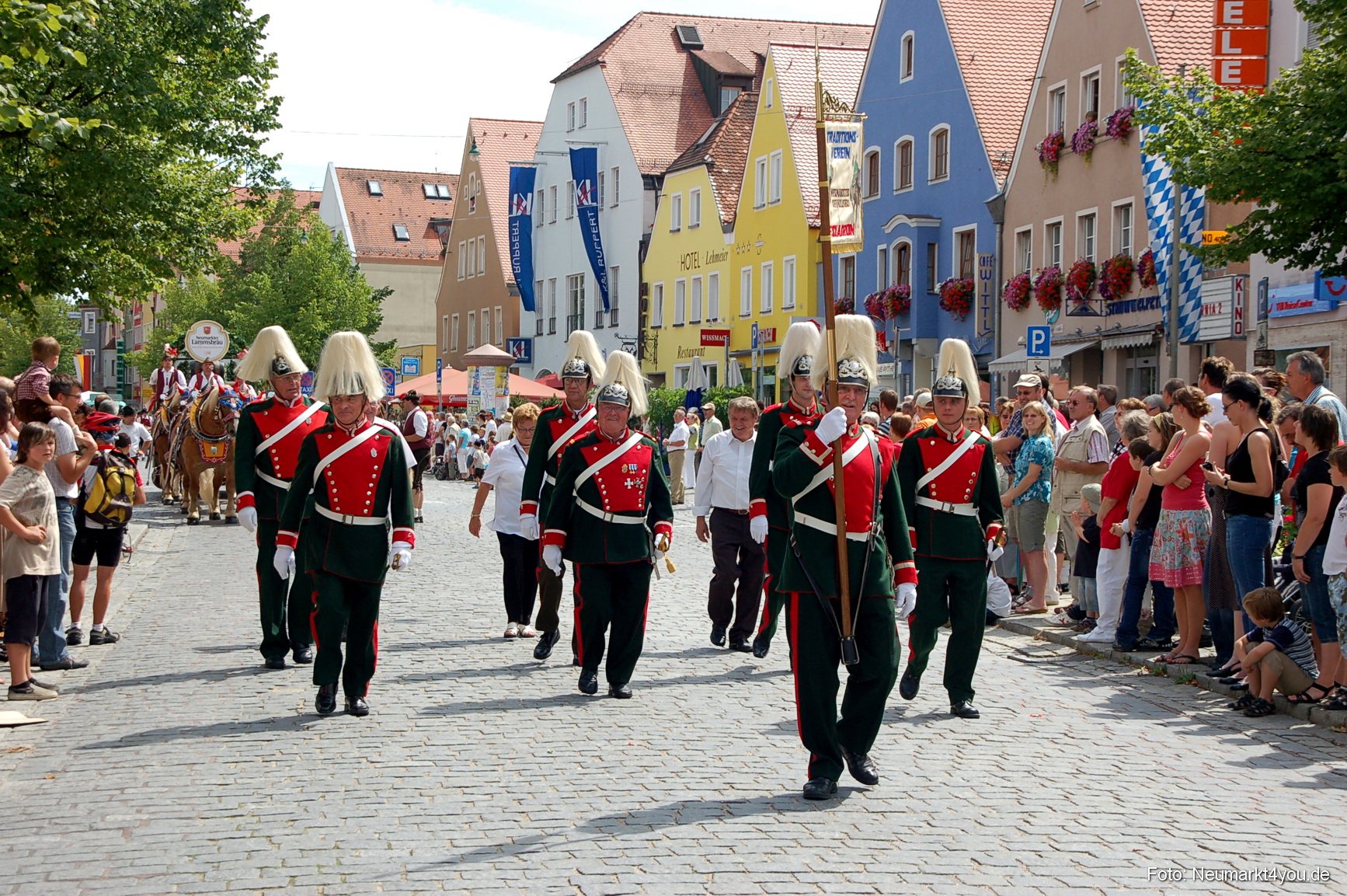 0056 Volksfestzug Neumarkt 100808