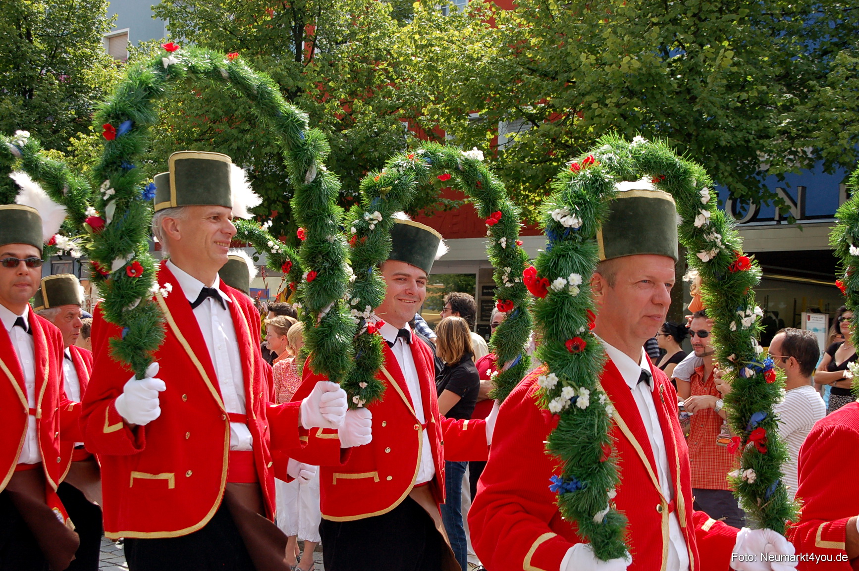 0063 Volksfestzug Neumarkt 100808