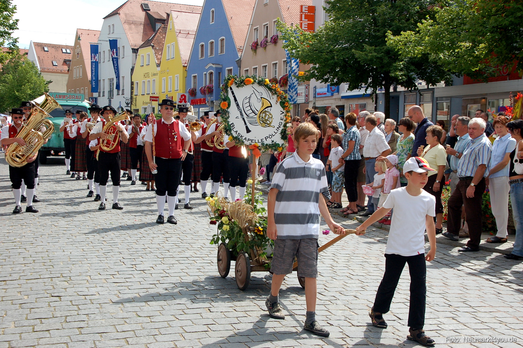 0066 Volksfestzug Neumarkt 100808