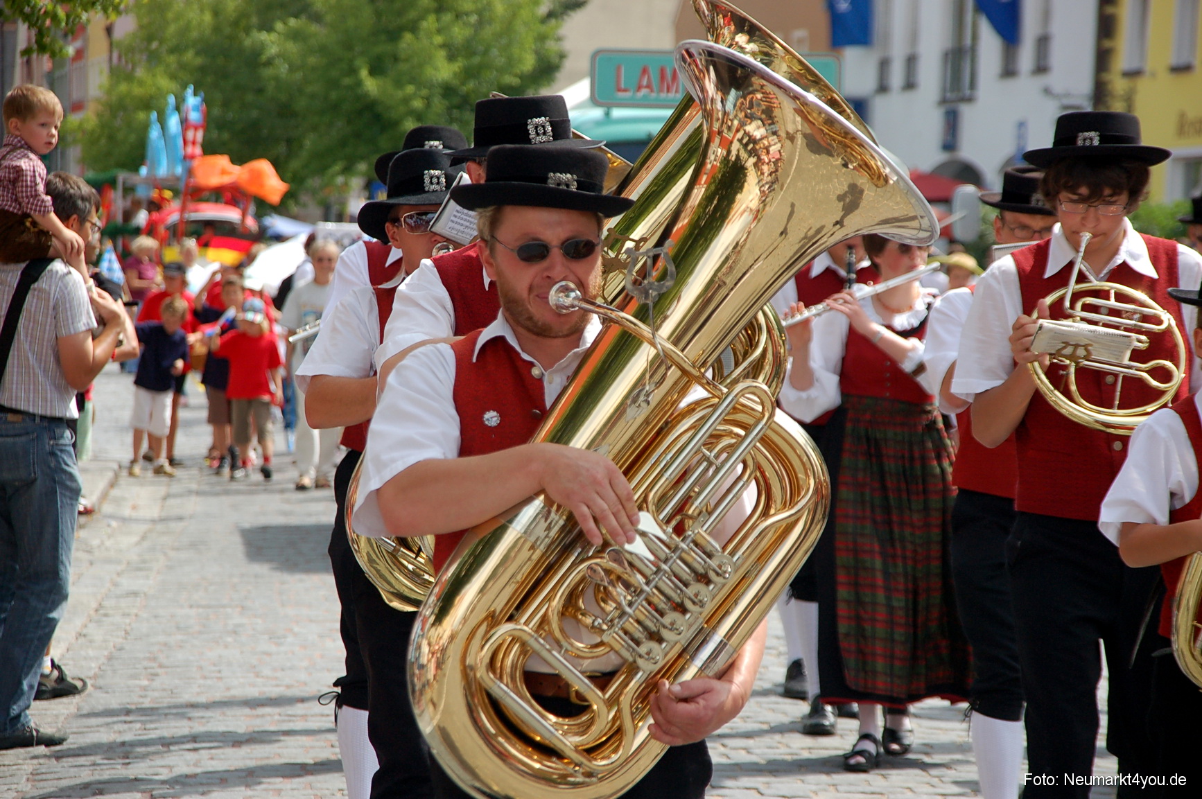 0067 Volksfestzug Neumarkt 100808