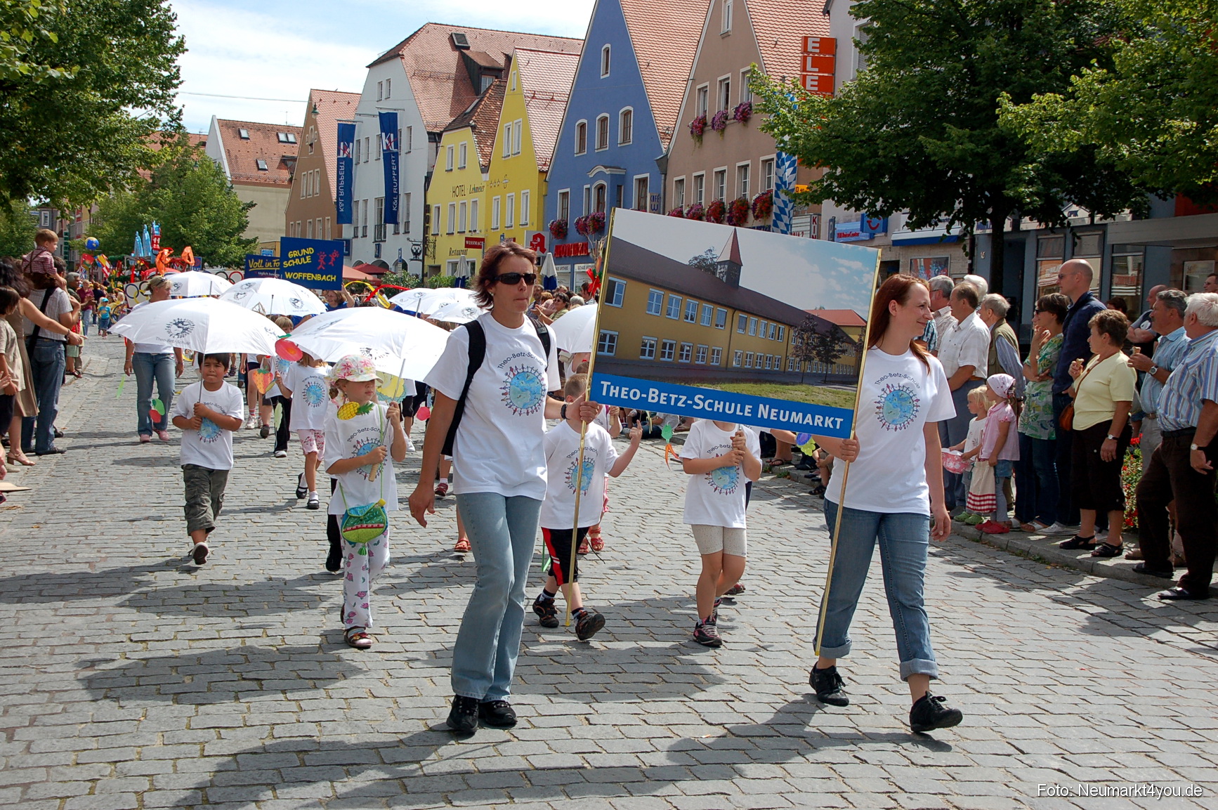 0069 Volksfestzug Neumarkt 100808