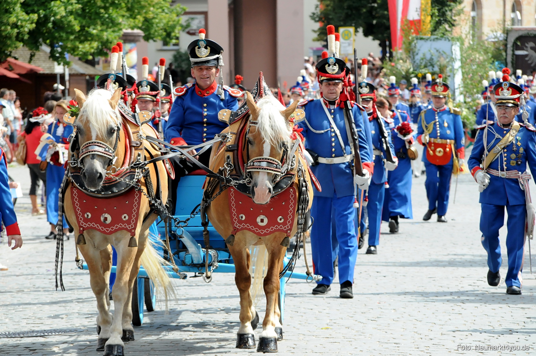 0093 Volksfestzug Neumarkt 100808