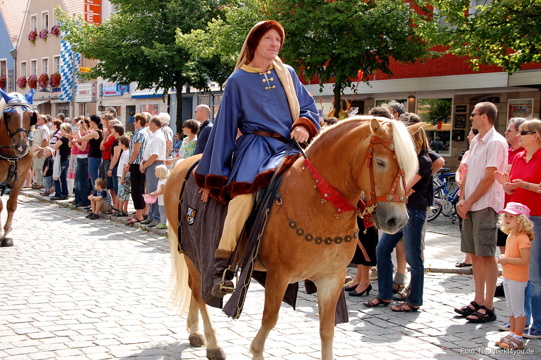 0098 Volksfestzug Neumarkt 100808