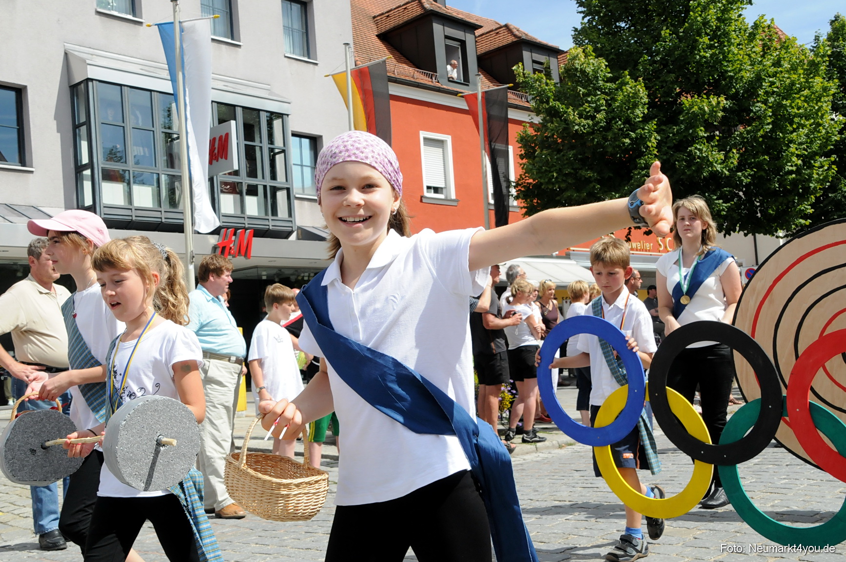 0102 Volksfestzug Neumarkt 100808